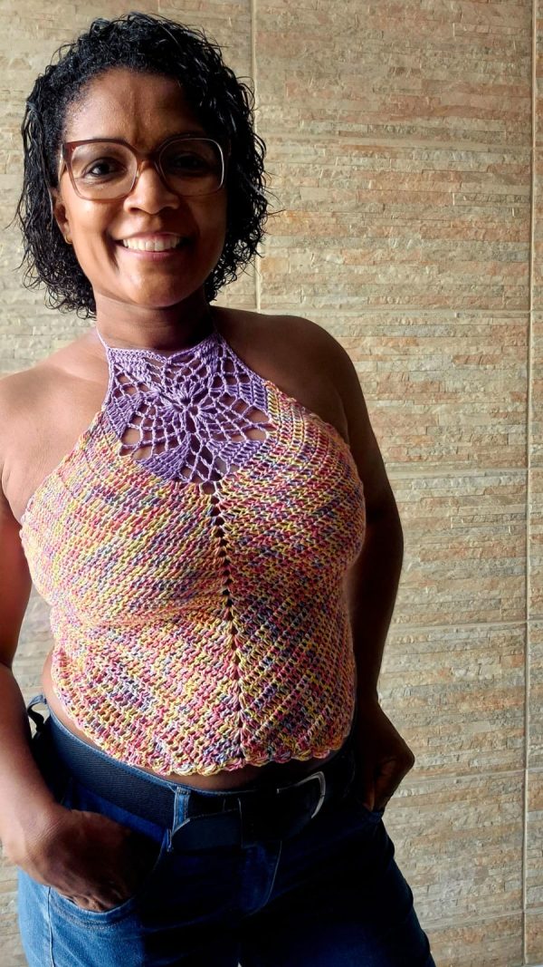 Blusa Frente Única de Crochê Abstrata - Image 3