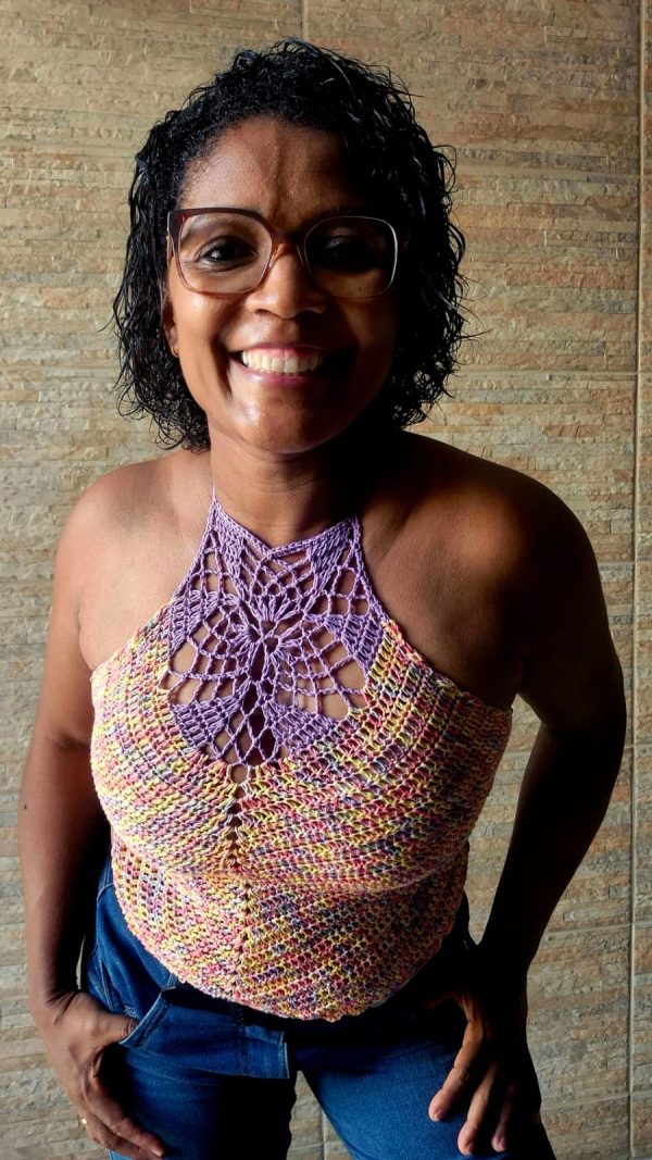 Blusa Frente Única de Crochê Abstrata